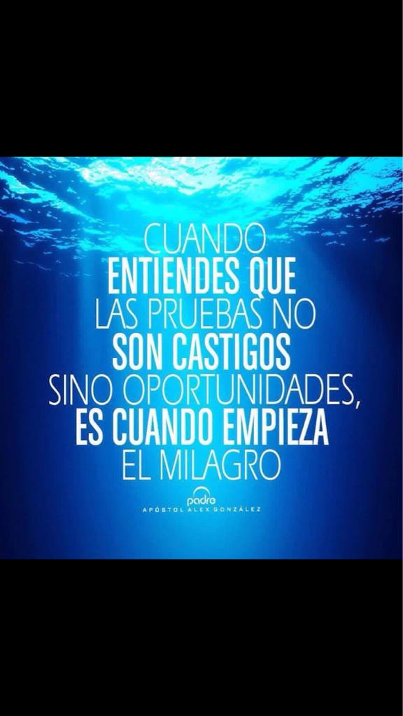 gcharleri's tweet photo. BD! A sonreir y ser felices!!! Excelente semana!!😘 @kelinethruiz @C12Ely @FulitaYari @MonikdelC @GeryPrescott #leydis http://t.co/Zk52fXwfQB
