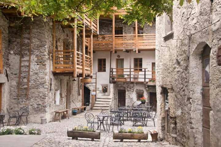 puntoponte's tweet photo. #Nuova #usanza: recuperare #centri #storici, #borghi, #contrade, #casali.
#Contrada #Beltramelli
#valtellina http://t.co/MOkafB2rmg