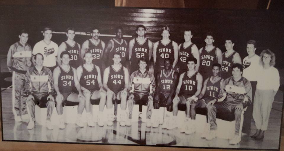 coachdags's tweet photo. Miss these Days of Innocence, Old School #UND #Hoops @CoachJake_UNI @cucoachmac @Cobber_AD Gully, Chief, Beaver, V .. http://t.co/zyi75oLLLY