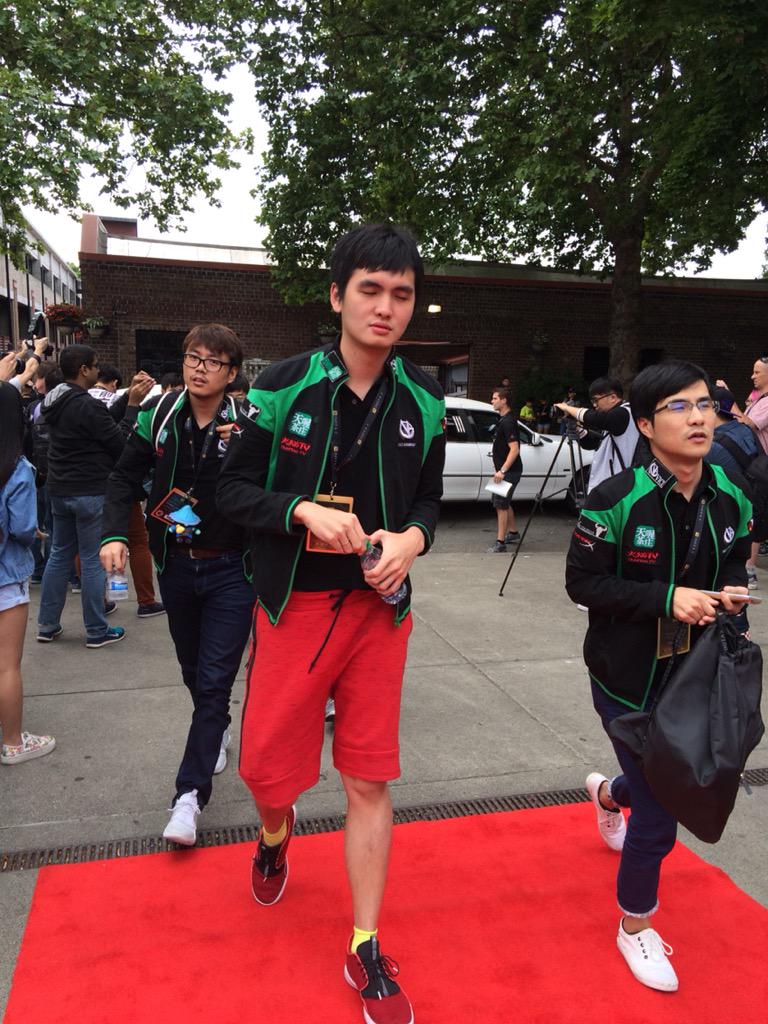 CLf_f8_UkAAOwYZ.jpg:large