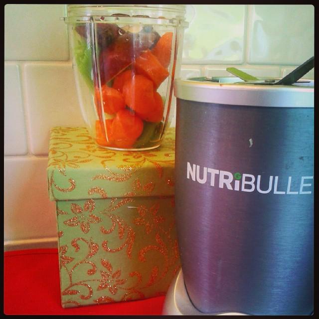 NUTRiBULLETFans's tweet photo. Juice time! #carrots #apple #dates #lime #celery #ginger #gogiberries #flaxeed #nutribullet #nutrition #healthyeat… http://t.co/cQ1Q4zm7Kp