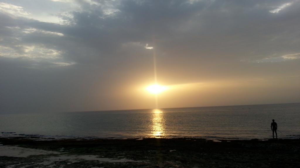 Hanoof_QASEED's tweet photo. #H@noof_QASEED

شاطئ الحـــمـــــــــراء http://t.co/EIpBwh4T04
