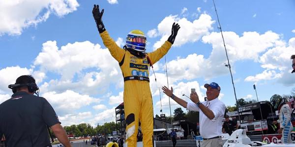 ovacionuy's tweet photo. #Automovilismo | Santiago Urrutia lidera el certamen Pro Mazda faltando una fecha.
►http://t.co/EQ1oGA8g3b◄ http://t.co/Irr2AB7Ot8