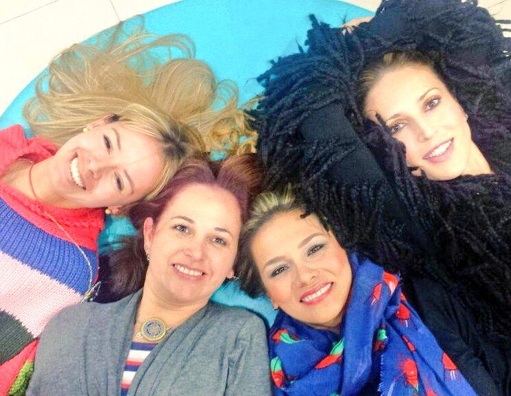 yosoyallegra's tweet photo. @yosoyallegra vibró con la energía de dos maravillosas mujeres @LAAZCARATE y @Pattygomezcampo. Mujeres #YoSoyAllegra http://t.co/pHS2aS7KsP