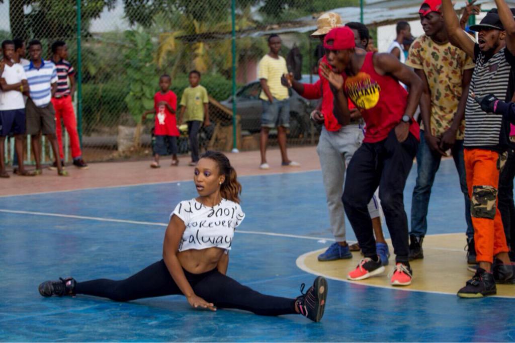laminated_boobs's tweet photo. #ThatMovieFromGhana doesn't cost prenty...put 2 cedis in ur susu everyday from now,by 3rd September di33 na ecatch http://t.co/2csC6FJI19"