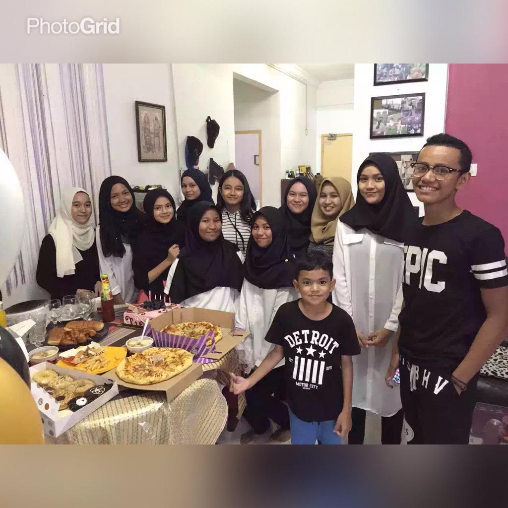 rajaamerkb's tweet photo. Izwardina's birthday party 😘 http://t.co/Mbovb3qrmr