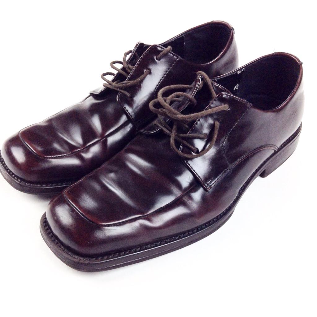 ebay_master's tweet photo. Do you want these Kenneth Cole shoes?

Place a bid on this item on my eBay page the website is in the bio http://t.co/P5GuGpnHjL