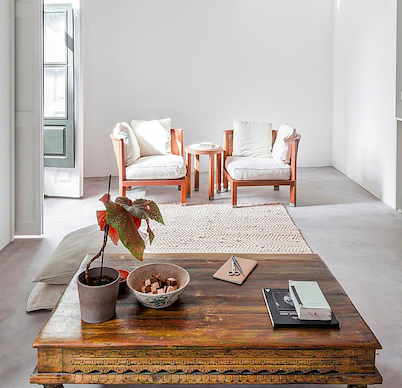 InteriorDesign's tweet photo. See how vertical designs &amp; shelving systems maximize a 1,600-SF space by UrbaStudios: http://t.co/oomnUSa4gT http://t.co/sUupmd4fkX