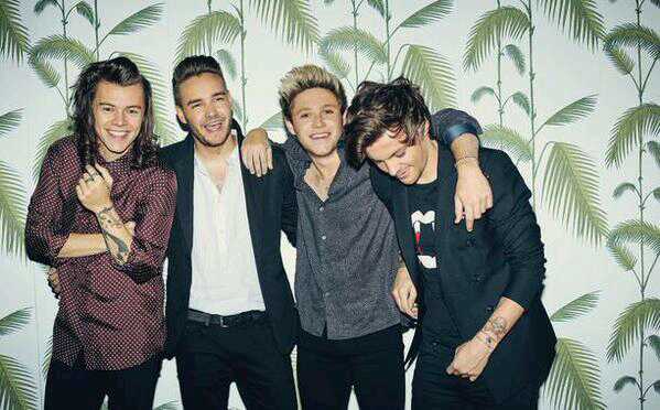 _kimrowoo_on's tweet photo. #MTVHottest One Direction http://t.co/gPvK9vpEKi