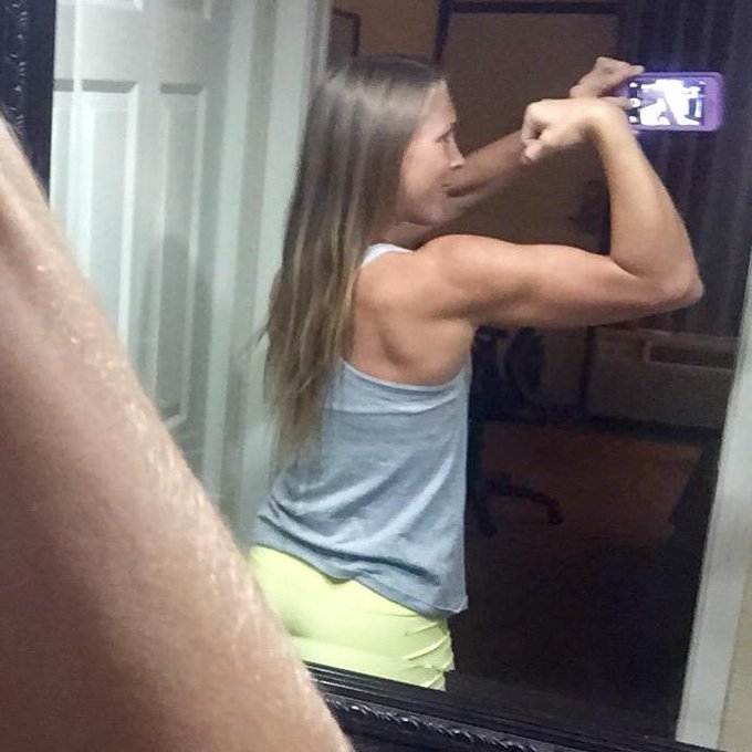Oh hey there muscles!!  #musclemonday http://t.co/EdhgSqCEaF<a href="/tag/musclemonday"class="tags">#musclemonday</a>