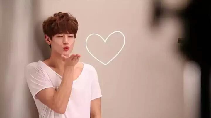 bstminho's tweet photo. Ape lu mbar hahaha"@9minho_91: Numpang lewat broo "@bstminho: Happy anniv ye bawelku♥ @bjhrvelts http://t.co/QkxzwzmNr3"
