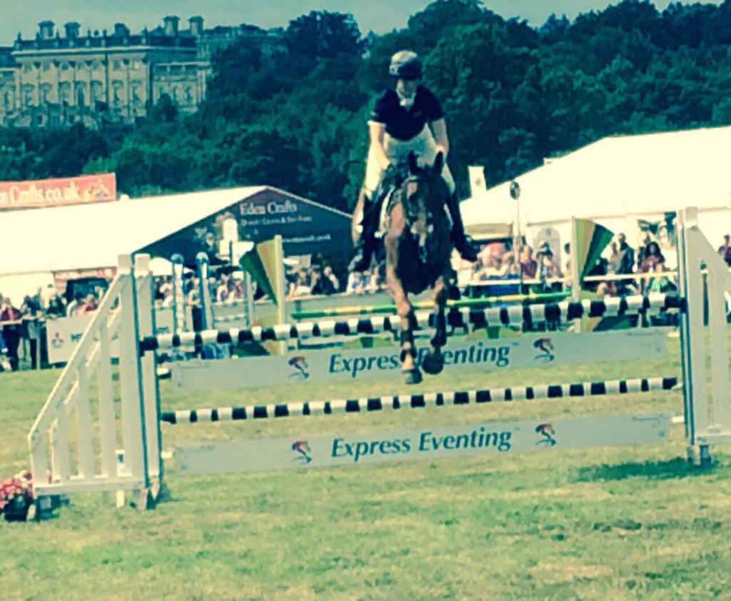 StormEquine's tweet photo. Another amazing day scanning with British eventing ride Fiona Davison! #equinehour #equinehealth #eventing #equine http://t.co/Lp3lmhgQqN