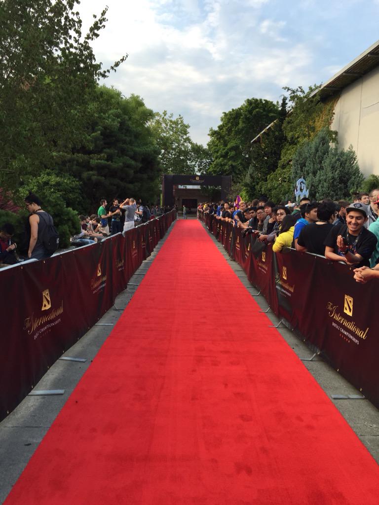 CLfr0NYVEAE3J4v.jpg:large