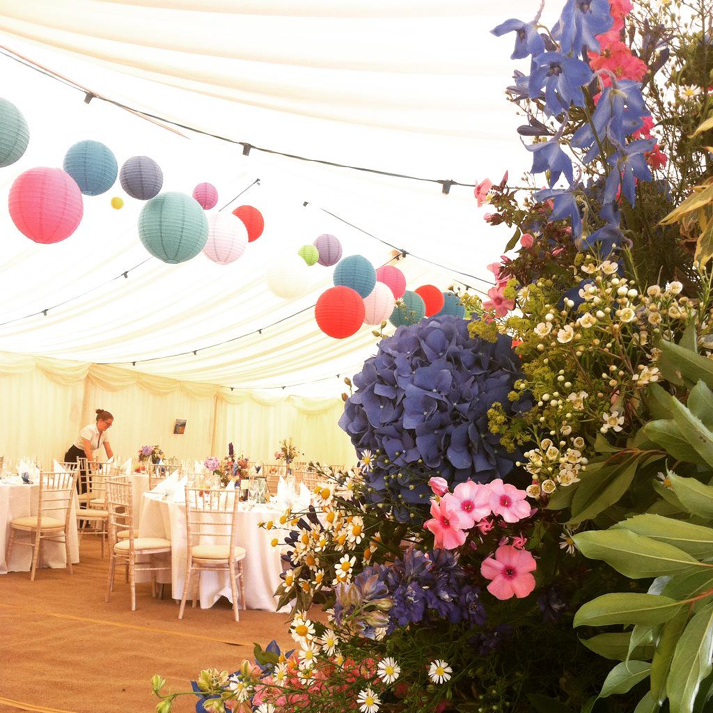 JacquelineWise1's tweet photo. Fab #marquee #Wedding on Sat! #Afternoontea #Hogroast #nakedweddingcake #cheese and @TheVintageBar! #Catering #chef http://t.co/OrVY0w2tyf