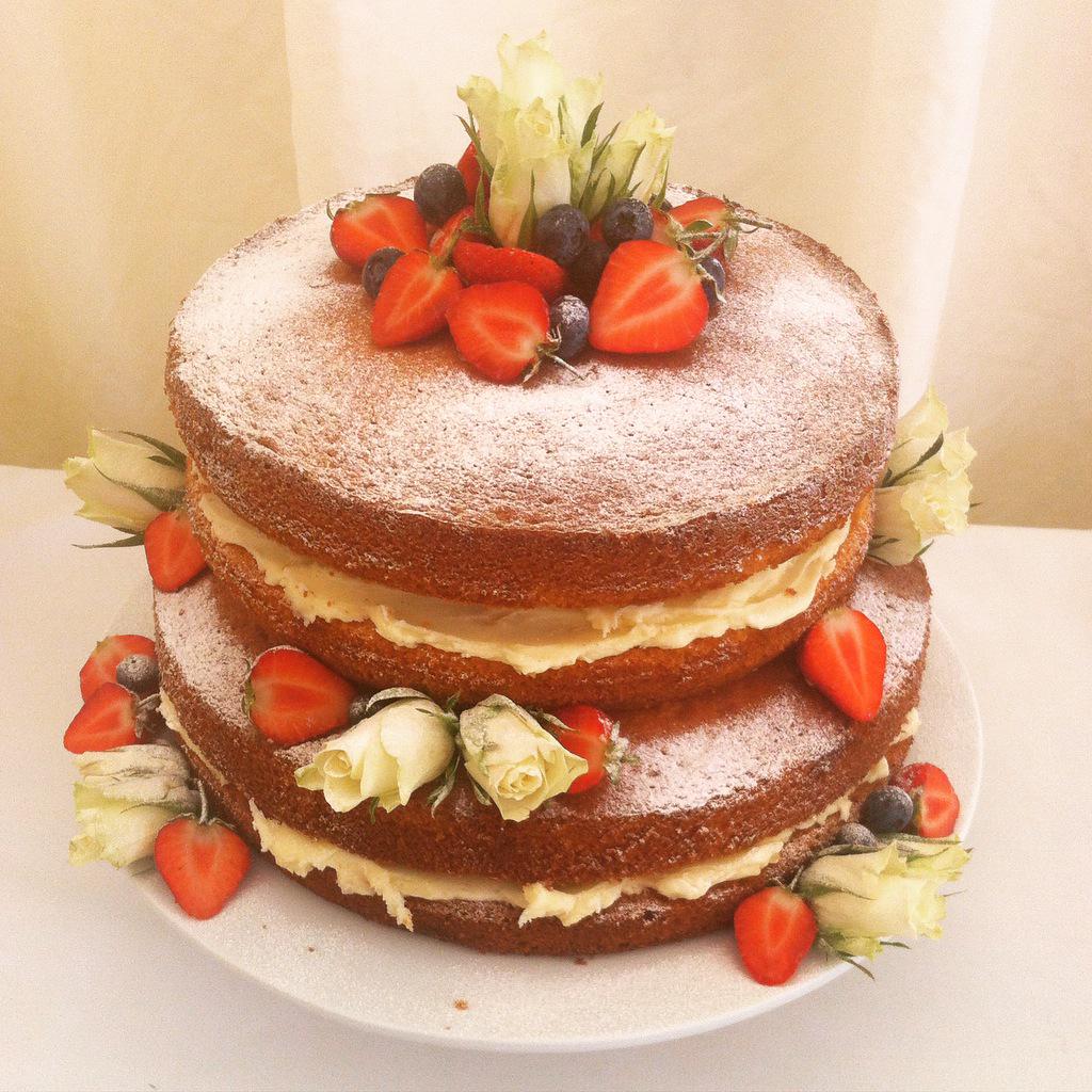 JacquelineWise1's tweet photo. Fab #marquee #Wedding on Sat! #Afternoontea #Hogroast #nakedweddingcake #cheese and @TheVintageBar! #Catering #chef http://t.co/OrVY0w2tyf