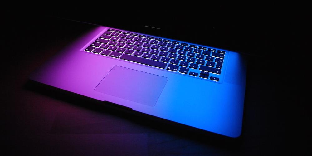 Gizmodo's tweet photo. The world's first firmware worm for Mac is scary http://t.co/hurRbw8W2M http://t.co/3Jm2FnNeul