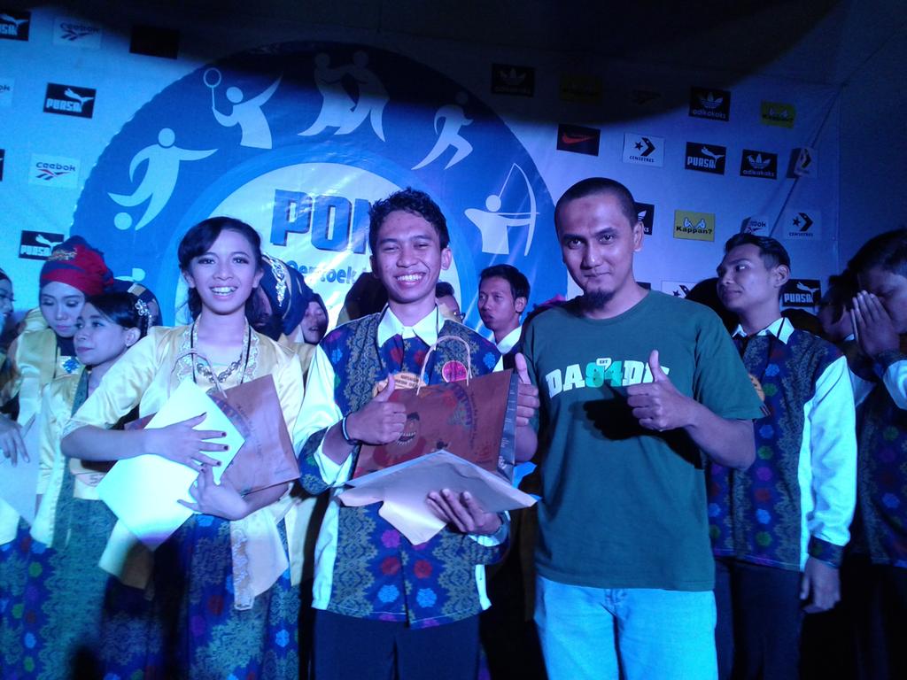 infogardep's tweet photo. Ini mereka jempolan 52, selamat maria dan syafik 😉😉😉 http://t.co/Gu7y7UkTWH