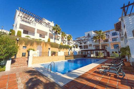 InfoPropinvest's tweet photo. Great bank reposession, 2bed2bath sea views ,reduced by 50% to just 170,000 Euros http://t.co/aaJwc8Ld0T http://t.co/gQDuEWsJtD