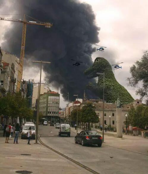 VigoCiudad's tweet photo. DinoSeto parece a estas horas el principal responsable del incendio de Freiremar. http://t.co/aaMtLp2ale