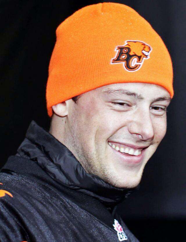 corymonteith_cm's tweet photo. That smile 👌 #CoryMonteith #glee #thatsmile #RipCoryMonteith #ourangel 👼🏼 http://t.co/XS6JN3InO1