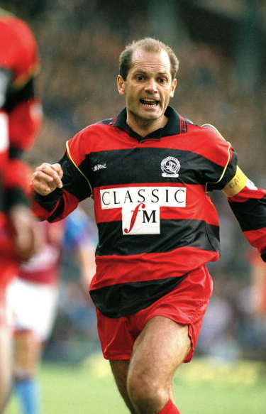 qpr red and black kit