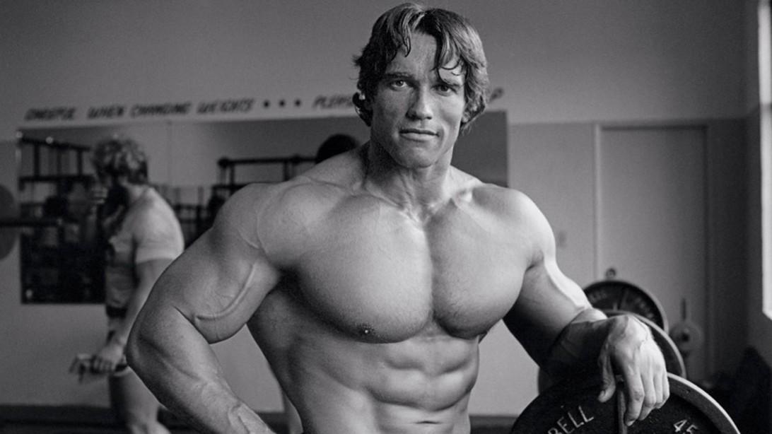 Start your week with @schwarzenegger's famous chest day routine. ow.ly/QlMwn
