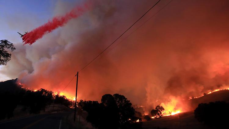latimes's tweet photo. More images of the 60,000-acre Rocky fire in Northern California. 12,000 have been evacuated. http://t.co/2OayK92Vhk http://t.co/XbsIUqwc0F
