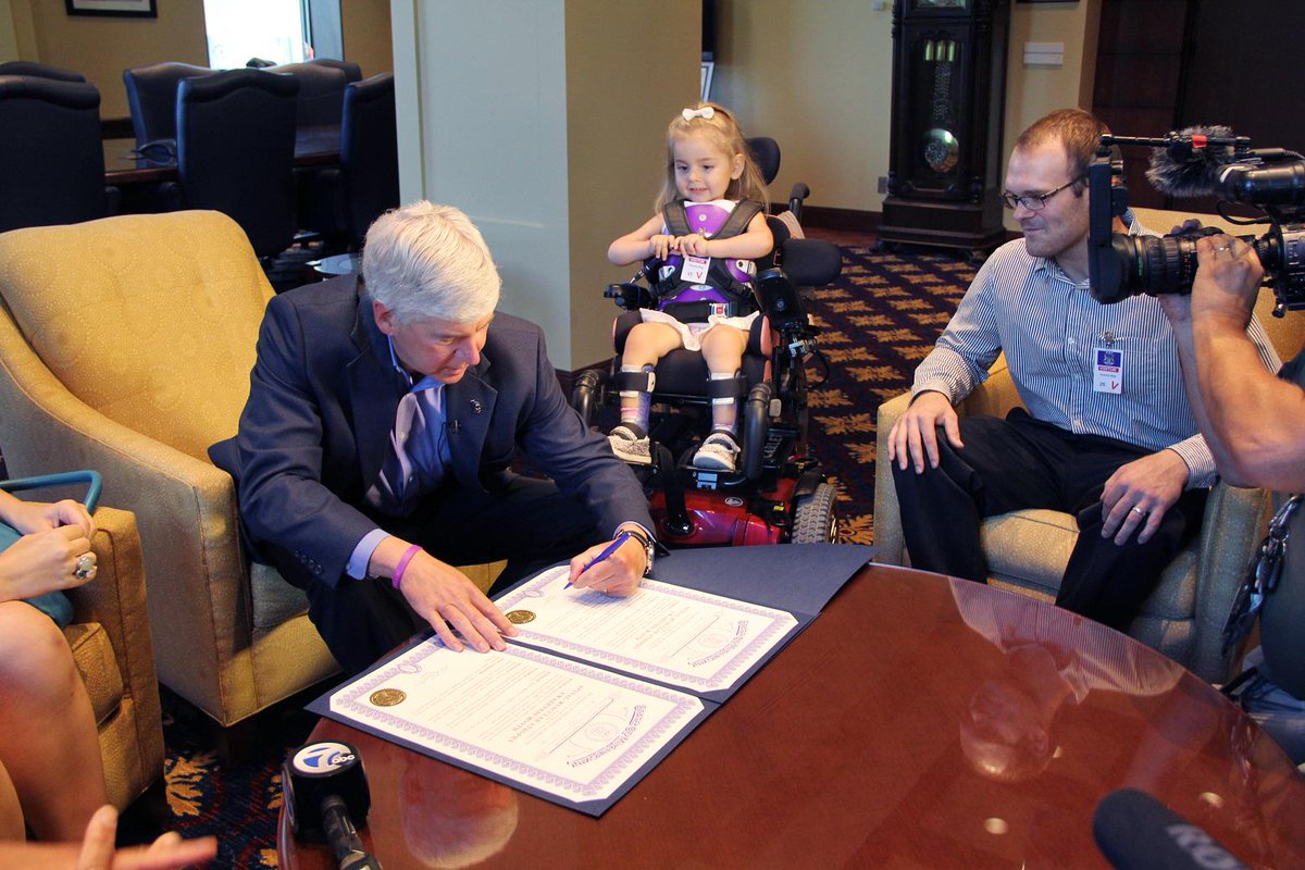 onetoughnerd's tweet photo. .@scarletssmile brings a smile to all of our faces.

Learn more about SMA --> http://t.co/oES3B7Txka #SMAshSMA http://t.co/4iJcgIjWyo