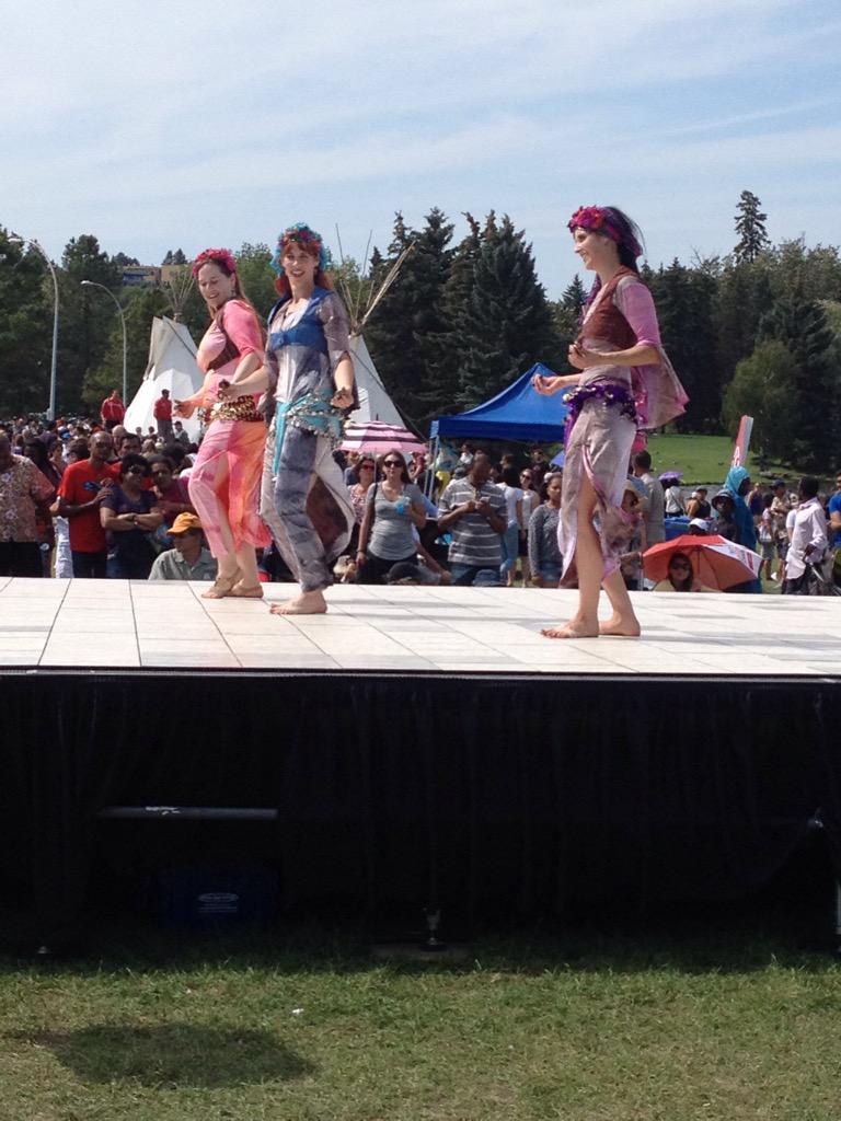 TamaraVineberg's tweet photo. So much entertainment and loving meat on a stick! #servusheritagefun http://t.co/tr5qzGnYHt