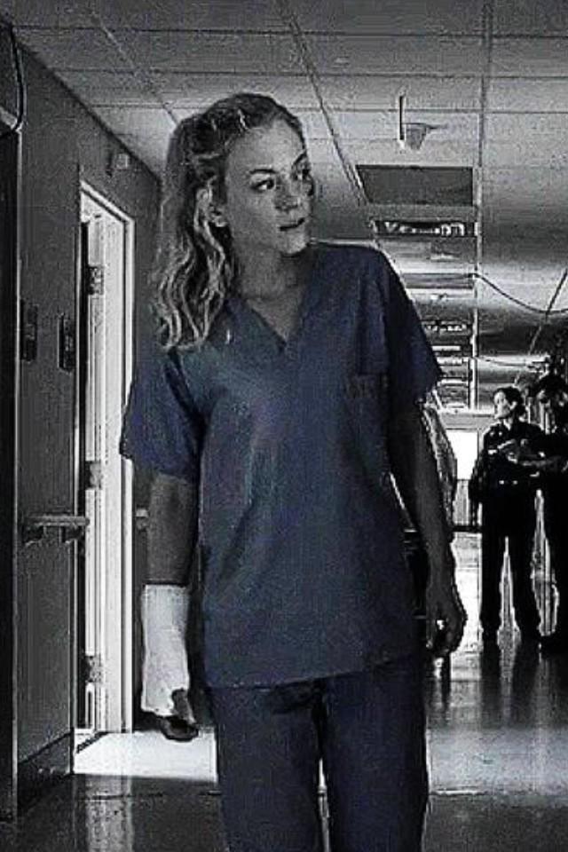 ❝Gotta stay who you are, not who you were.❞

New Beth account
Not new to Rp
Single and Anyship
Rt's are appreciated!