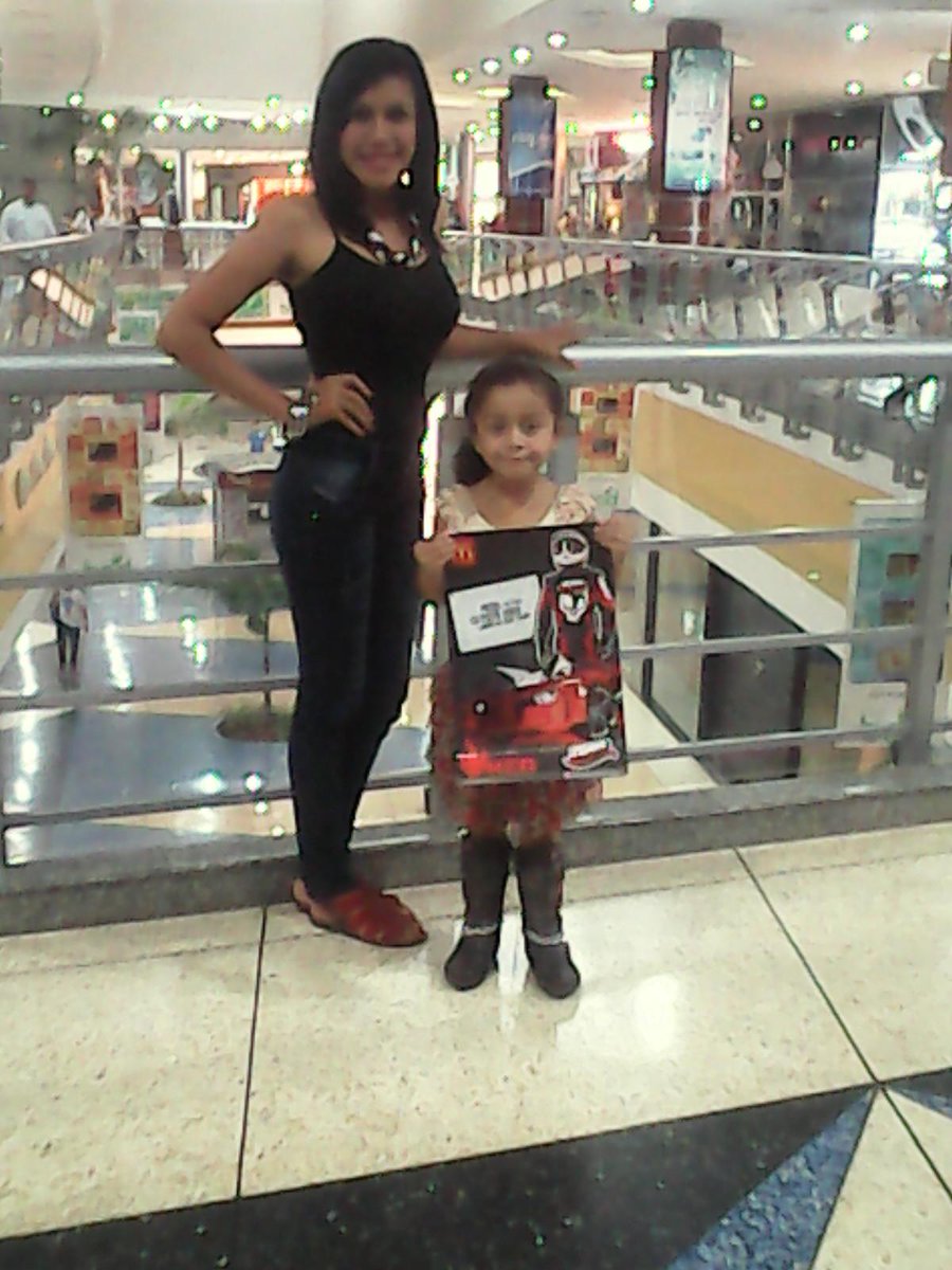 AimeLeon1's tweet photo. @mcbo con mi princesa Kaslita:G http://t.co/8ltPDxT7na