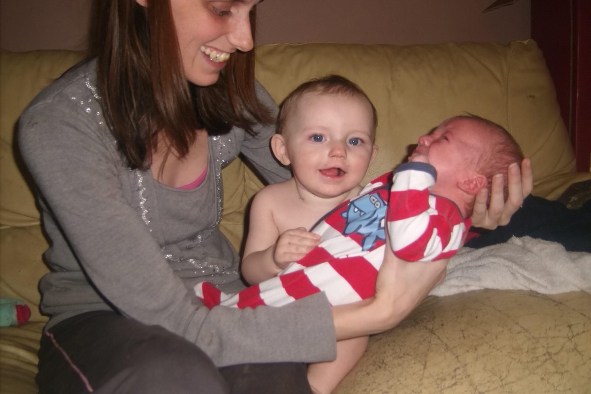 TideLineArt's tweet photo. Does anyone recognise this little family?I found an SD card on the 472 bus in Greenwich filled with precious memories http://t.co/a4l9E2o9TN