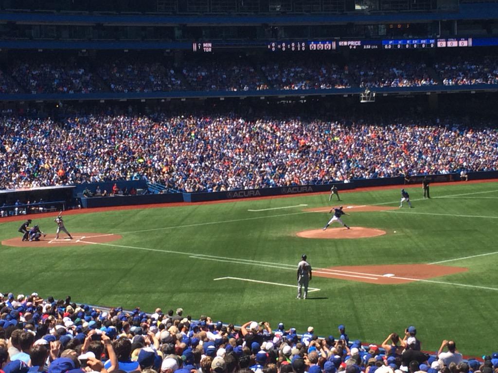 PdotChan's tweet photo. @DAVIDprice14 First pitch as a @BlueJays!  #ComeTogether #BlueJays #LongWeekendInTheCity @Ccotl http://t.co/YSNDOPi4tK
