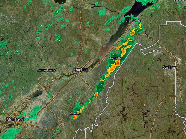 ChristinaH_MM's tweet photo. Ligne d'orages violents en #Estrie et #Beauce. Attention à la foudre! #mm #meteoqc http://t.co/tk1TFNZBn3