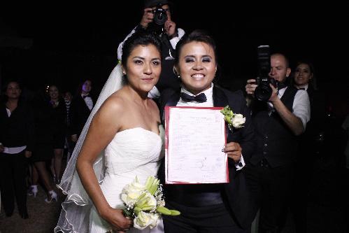 Boy4ME's tweet photo. Puebla registra primera boda LGBT (FOTOS) http://t.co/XSuow6eRn4 #LGBT http://t.co/ISDnjOYquH