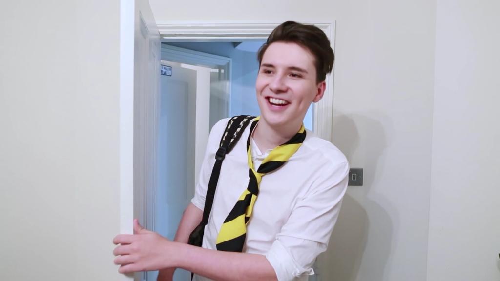 PhandomLegs tweet picture