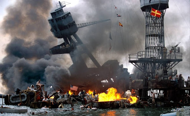 KnowFactsDaily's tweet photo. Color Photos of the Attack on Pearl Harbor!
http://t.co/E4GxAuKsfx http://t.co/Z4pTIWvQ8h