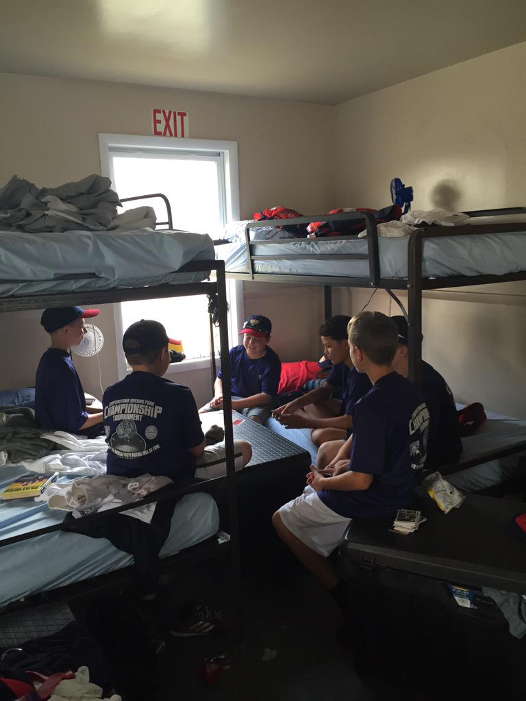 kcsean23's tweet image. #BetweenGames #NotHighStakes #waldothunder