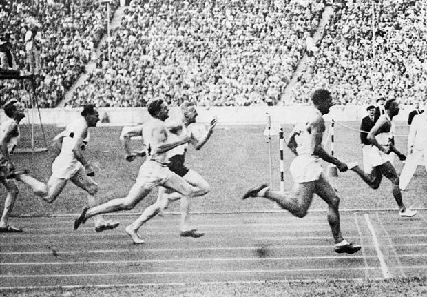 Fascinating Historical Picture of Jesse Owens on 8/3/1936 