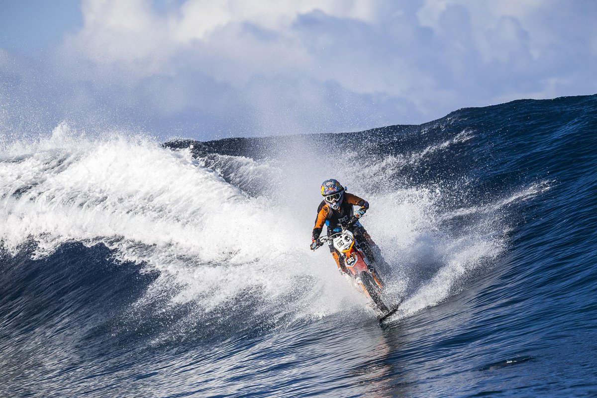 racerxonline's tweet image. This is the coolest video you will see all year. Robbie Maddison is a mad man. bit.ly/1OLqrB9