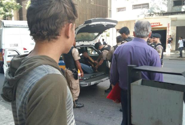 otempo's tweet photo. Especialistas dizem que #intolerância é principal causa de #linchamentos: http://t.co/4T1xXuALf8 http://t.co/LUI7N99SQj