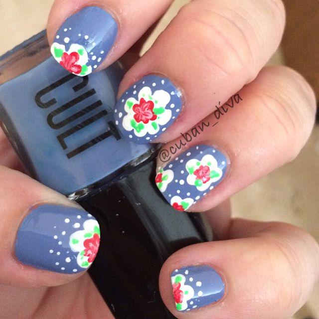 Love this floral summer look using Catalina! Mani by @cuban_diva