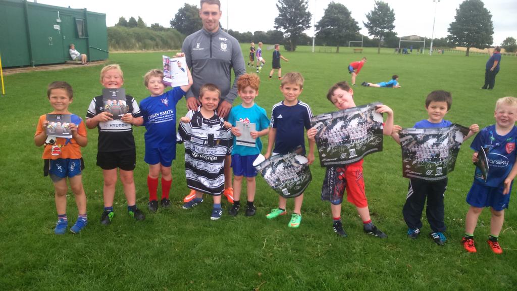 Great session <a href="/HVikings/">Health Vikings</a> with <a href="/jansinturgut/">J T🇹🇷</a> tonight helping out and handing over some Fanbassadors prizes