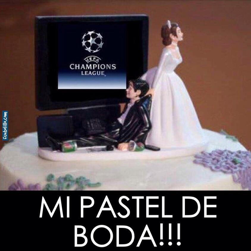 funbolillo's tweet photo. La realidad de los Fanáticos de la Champions - http://t.co/JP82srIOQj http://t.co/bRAPilGLGl