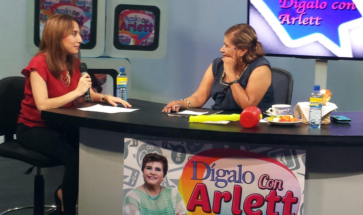 subjuventudchis's tweet photo. Agradezco la invitación al programa Dígalo con Arlet, a donde acudí esta mañana a promover la #ExpoJuventud2015 http://t.co/S9aCMhiKoH