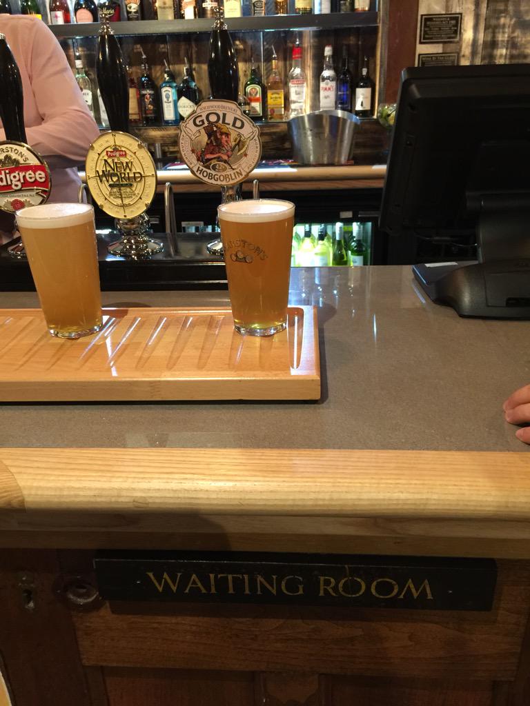 Monday night Goblin #paleale #gold #supclub <a href="/itchyhans/">Richard Hanslow</a> <a href="/tommybetteridge/">Tom Betteridge</a> <a href="/MarcStrez1/">Marc Strzyzewski</a>