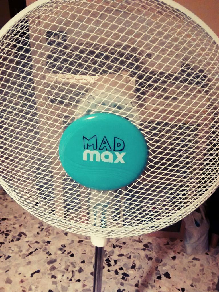 emasoffitto's tweet photo. #ammiratelo #MadMax http://t.co/QAlhN4Ubnc