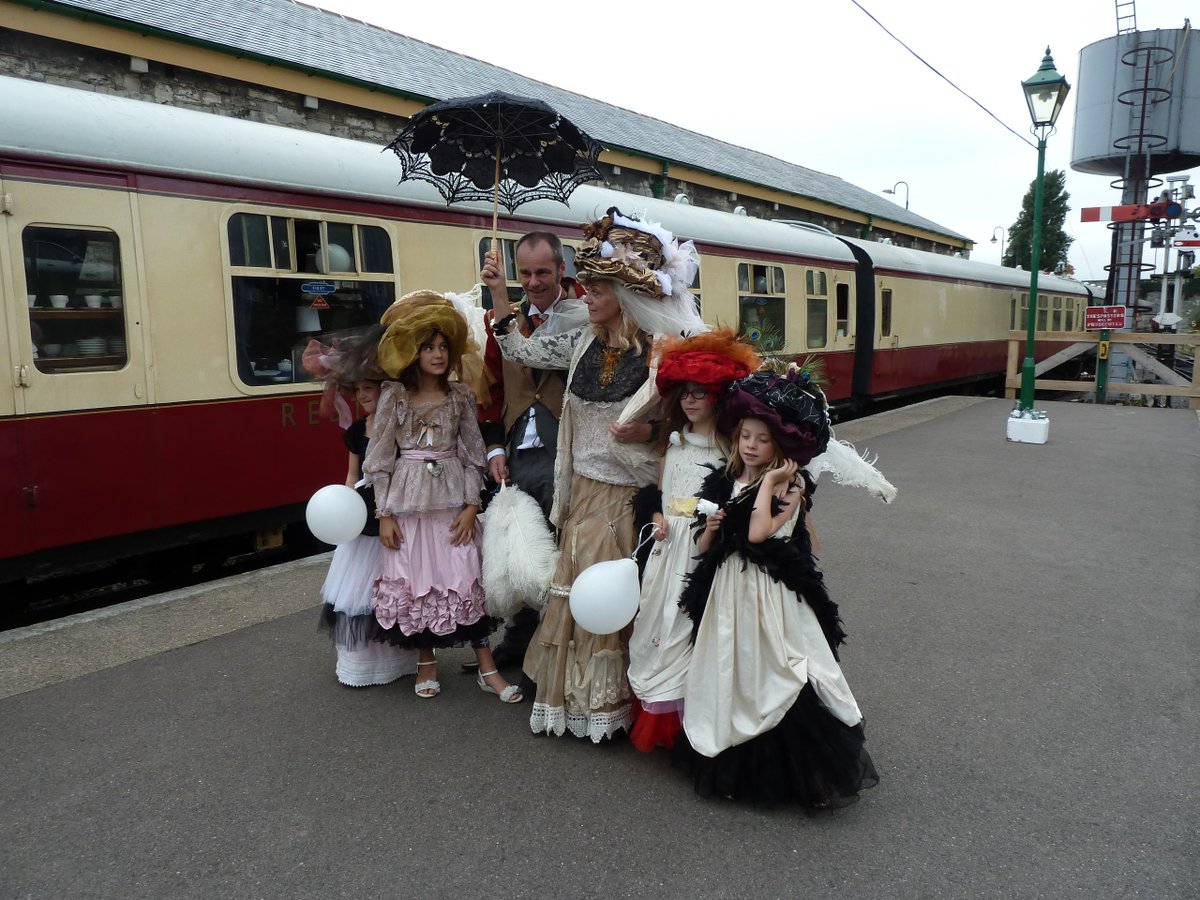 DeborahJArtist's tweet photo. @lipstickcurls Wow my Edwardian#Upcycled#Wedding &amp;Exhibition main feature in Southend Echo womens supplement today http://t.co/xj626PFMdb