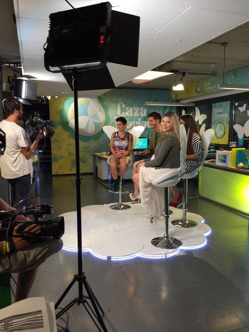 En la publi de @cazamariposastv !!!!! ☺️😛 http://t.co/guvMjwGvBf<a class="tags" target="_blank" title="On Twitter" href="/?out=eyJ0eXAiOiJKV1QiLCJhbGciOiJIUzUxMiJ9.eyJpYXQiOjE3MjMwMjgyMDIsImlzcyI6InR3cG9ybnN0YXJzLmNvbSIsIm5iZiI6MTcyMzAyODIwMiwiZXhwIjoxNzU0NTY0MjAyLCJyZWRpcmVjdF91cmwiOiJodHRwczovL3R3aXR0ZXIuY29tL2NhemFtYXJpcG9zYXN0diJ9.LfJ8TQv33otog574PJ54f3KMq6hhbp8jS02hco7522HazZ-IB5chaJdvdJ8JMJT2ShPceeY5SwttAMMjUBy7Qw">@cazamariposastv</a><a href="/tag/nochevieja"class="tags"><span>#nochevieja</span></a>