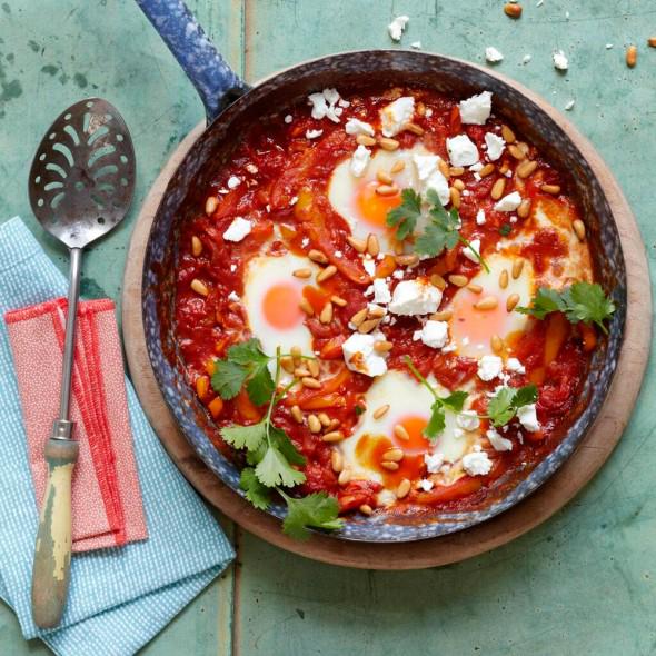 BazaarUK's tweet photo. Wellbeing expert @LizEarle shares a delicious and nutritious recipe for baked eggs and peppers http://t.co/F6BMw2Nwgx http://t.co/Ulcs6BJWEr